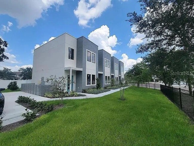 Building Photo - 2108 E 22nd Ave.