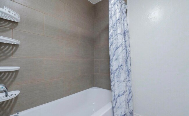 Building Photo - Remodeled 3 bed 2 bath home in Coolidge!