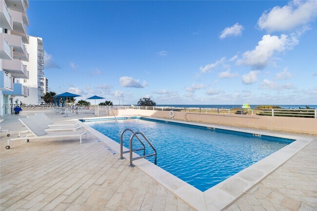 Building Photo - 345 Ocean 607