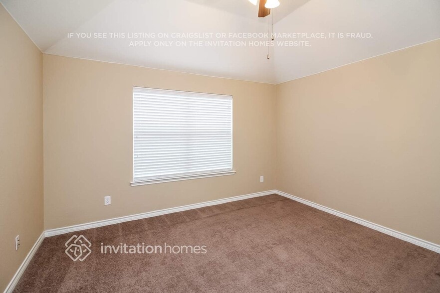 Building Photo - 908 Evergreen Ln