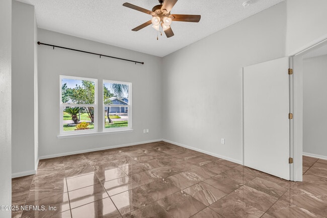 Building Photo - 1413 Heather Ct
