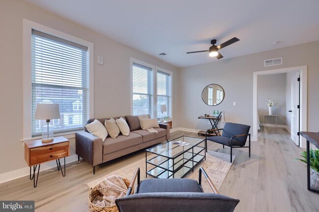 Building Photo - 9-213-UNI9 Jackson Dr