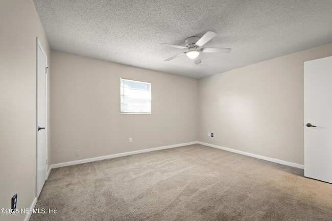 Building Photo - 2726 Winrock Dr W