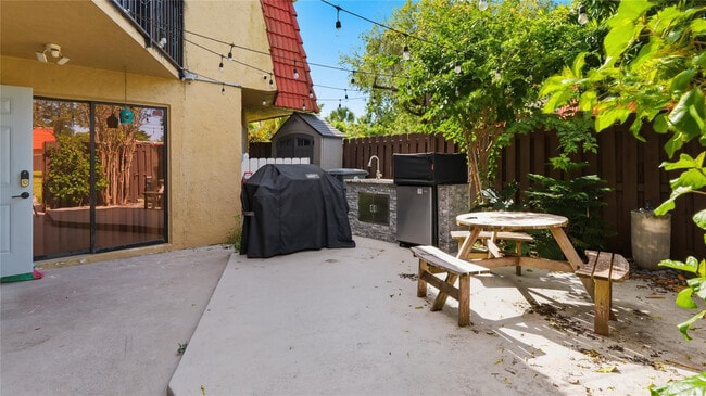 Building Photo - 23048 Oxford Pl