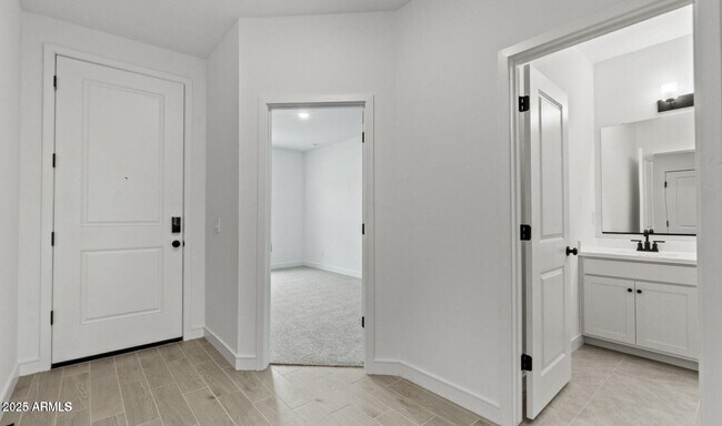 Building Photo - 7426 S 76th Dr