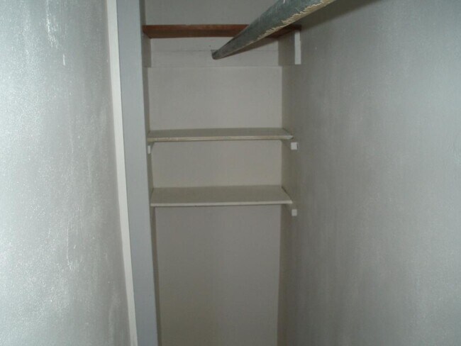 Building Photo - 922 Melvin Court # 2
