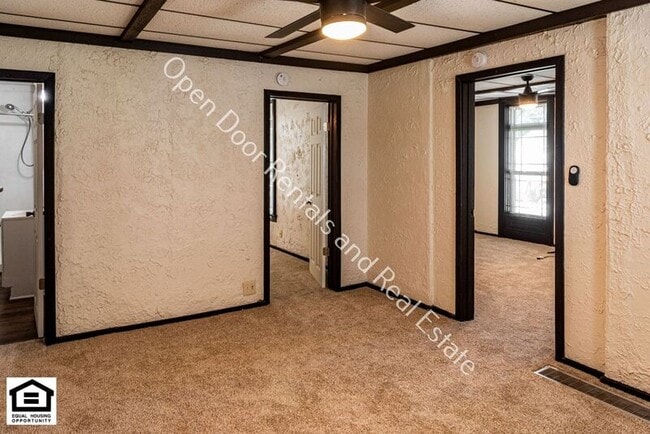 Building Photo - 460 S Elm St