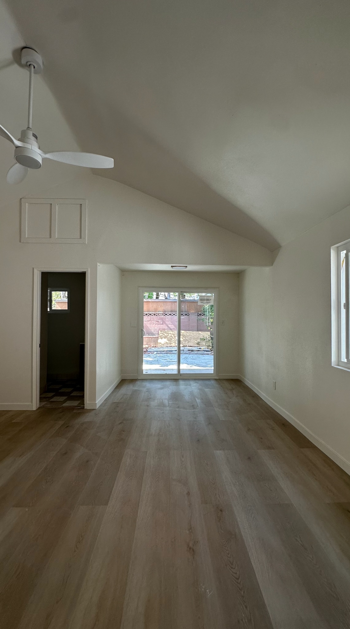 Building Photo - 2721 W Olive Ave