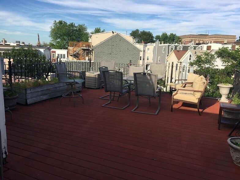 Building Photo - 536 Dorchester Ave