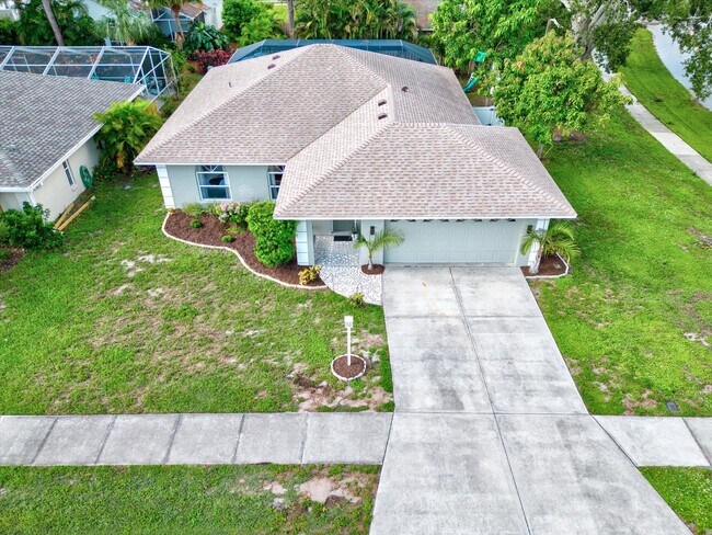 Building Photo - 5884 Milton Ave