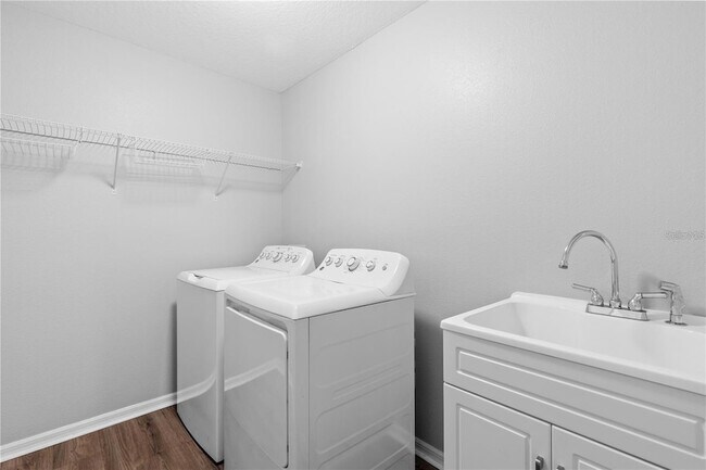 Building Photo - 10602 Massimo Dr