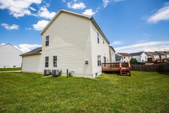 Building Photo - 43 Carlsbad Dr