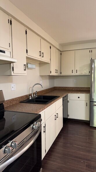 Building Photo - 8014A Marlin Dr