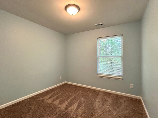 Building Photo - 5320 Cumberland Plain Dr