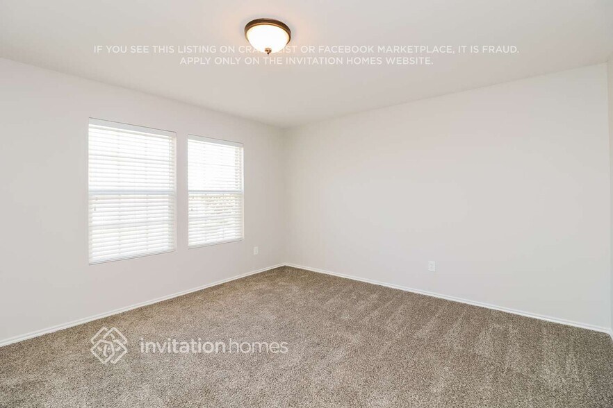 Building Photo - 6005 English Saddle Ln