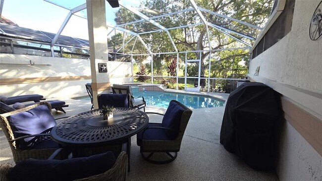 Building Photo - 504 W Palm Aire Dr