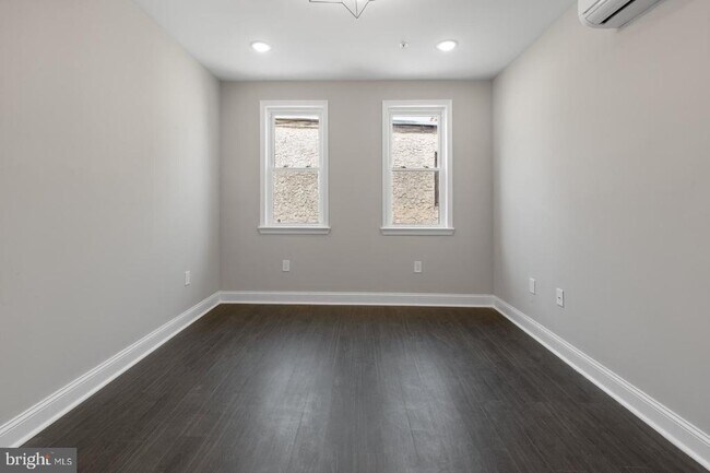 Building Photo - 624 N 35th St