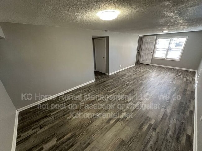 Building Photo - 10906 W 95th St