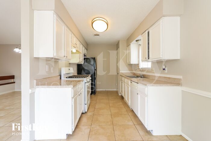 Building Photo - 7111 Navidad Rd