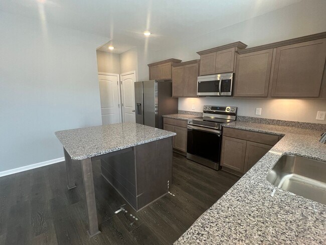 Building Photo - 41 Country Cir