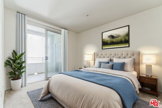 Building Photo - 6400 Crescent Prk E