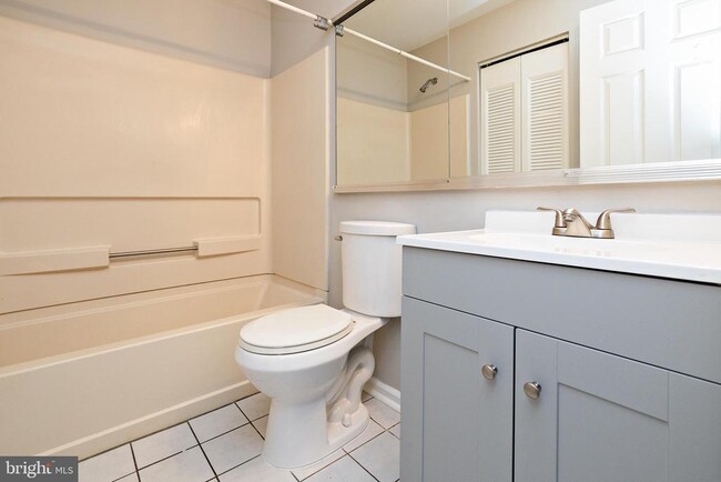 Building Photo - 645 Covington Ct