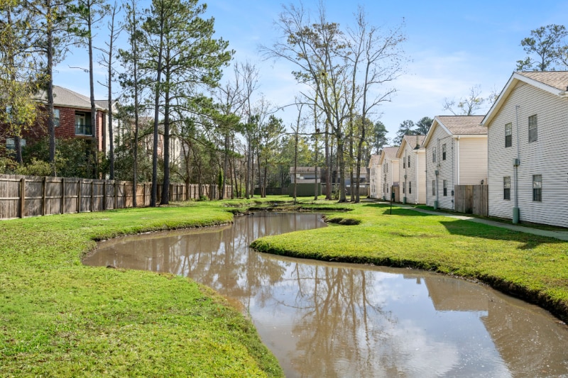 Building Photo - 713 Heavens Dr