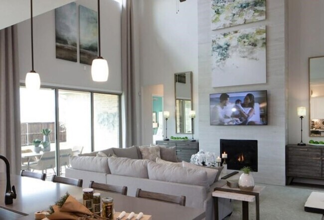 Building Photo - 1412 Kurelek Dr