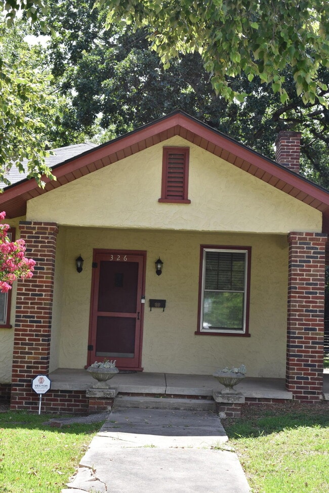 Building Photo - 326 Milledge Rd