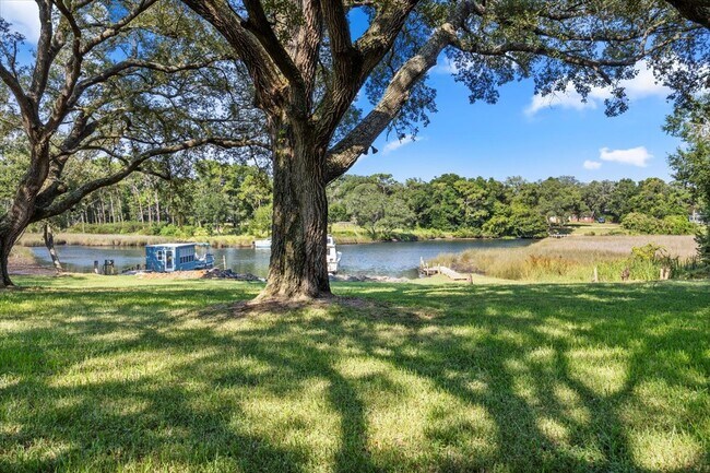 Building Photo - Beautiful Water-View 2BR/2BA Townhome – Flexible Leases, Pet Friendly, and ½ Off Deposit for Acti...