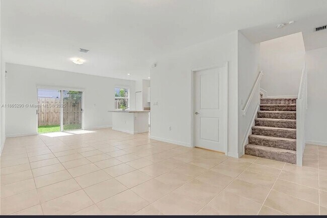 Building Photo - Stunning 3BR House in Homestead