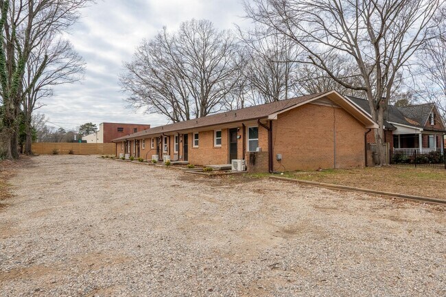 Building Photo - 745 Arbor St NE