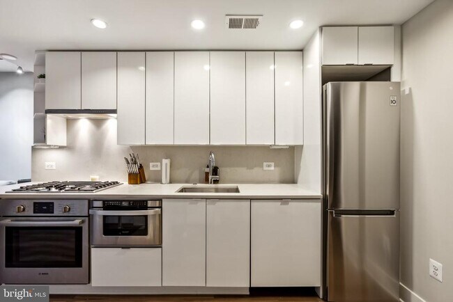 Building Photo - 1311 13th St NW