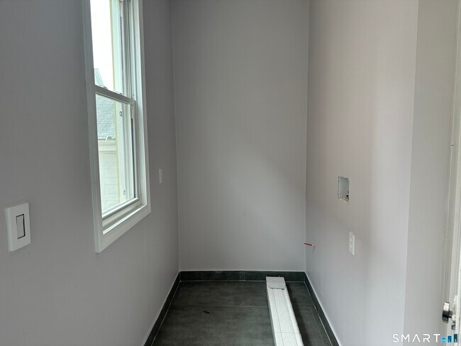 Building Photo - 139 Whitney Ave