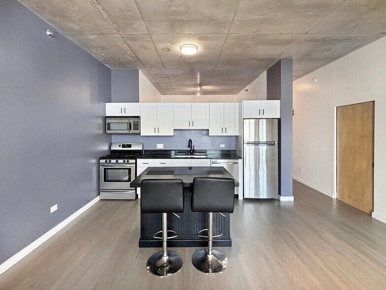 Building Photo - 1720 S Michigan Ave