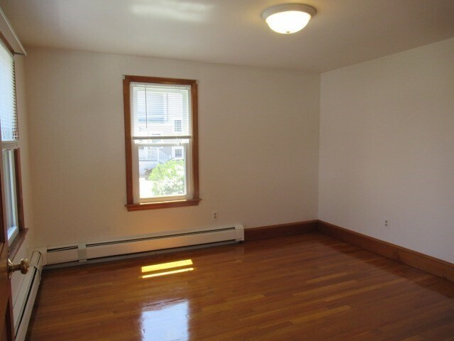 Building Photo - 43 Pleasant St
