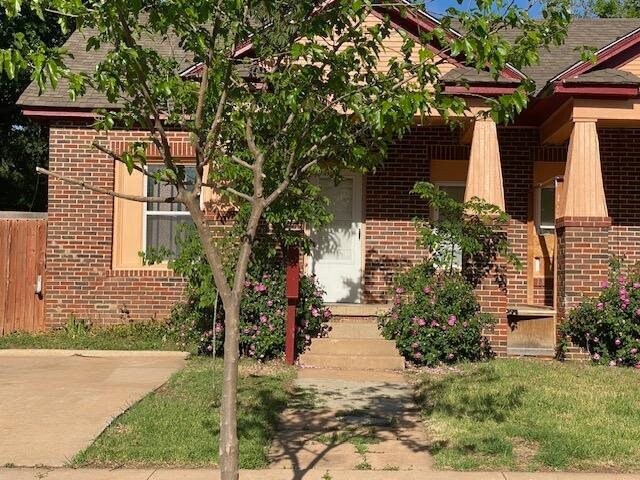 Building Photo - 302 SW Park Ave