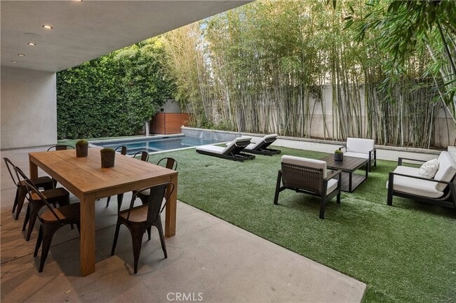 Building Photo - 4242 Vantage Ave