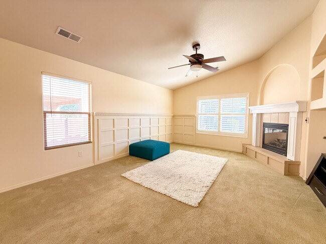 Building Photo - Spacious Home in Ventana Ranch