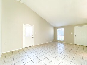 Building Photo - 3 Bedr/ 1 bath Beautiful Home in Hockley, TX
