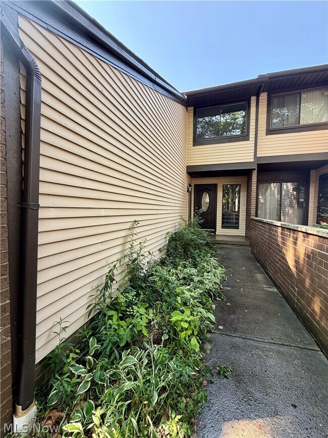 Building Photo - 4471 Habersham Ln S
