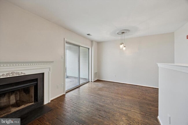 Building Photo - 175 Leedom Way