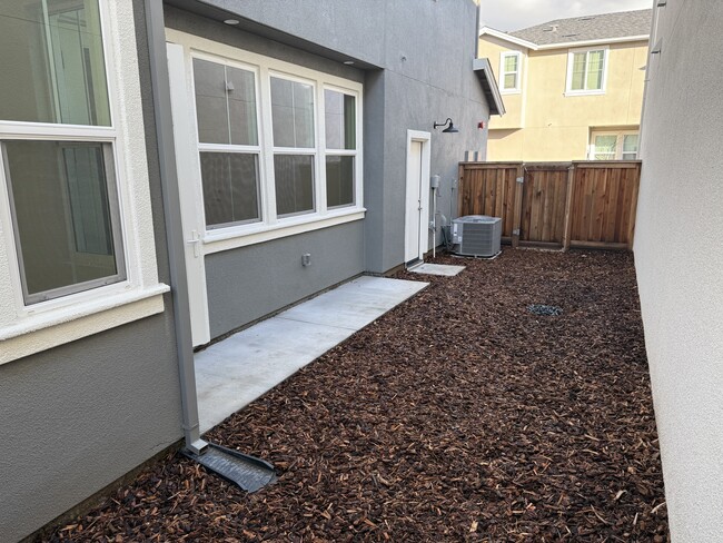 Building Photo - 2928 Liscum St