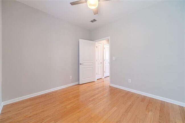 Building Photo - 6260 Brookside Ln