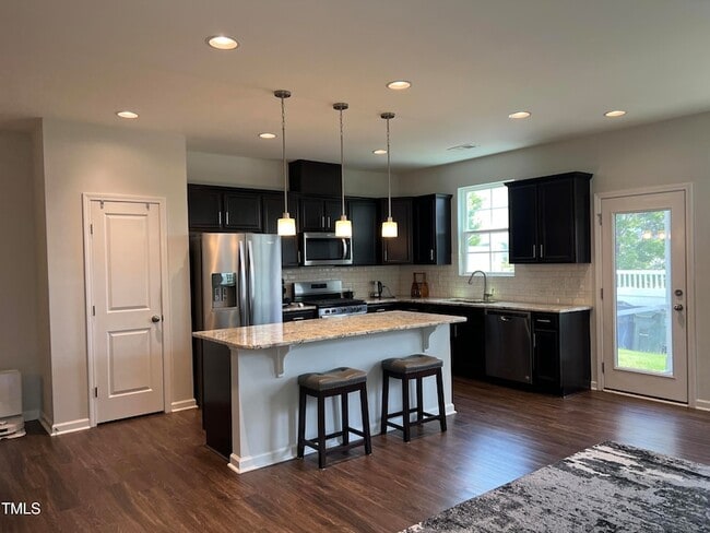 Building Photo - 1109 Little Gem Ln