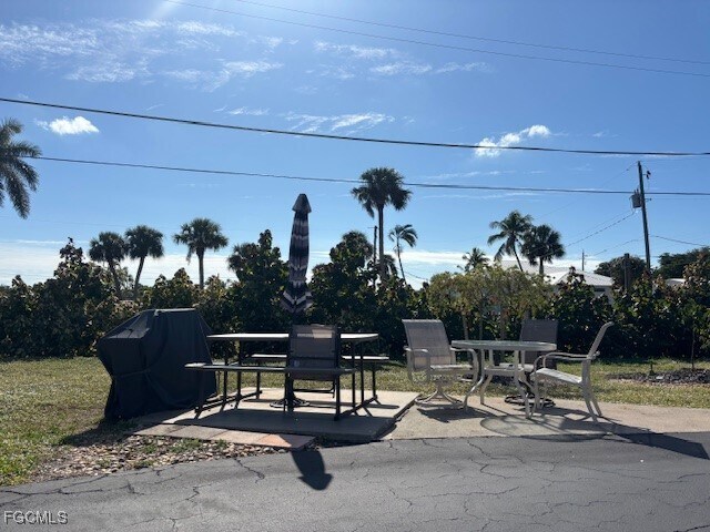 Building Photo - 16007 Davis Rd