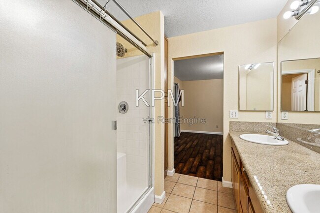 Building Photo - 1544 Emily Ct