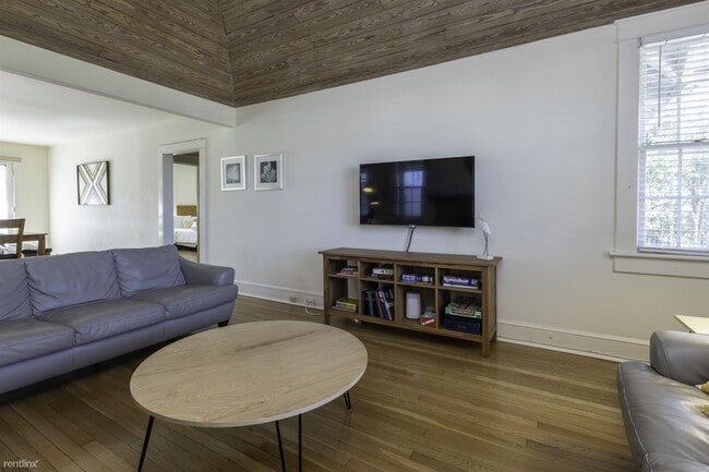 Building Photo - 2 br, 2.5 bath Duplex - 318 27th Street Sa...