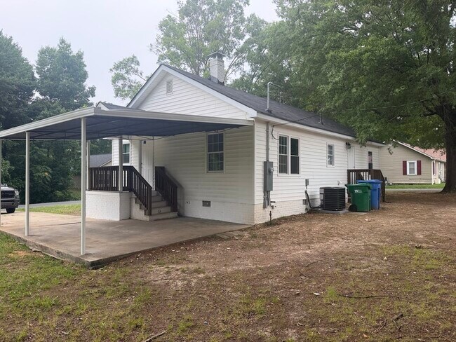 Building Photo - 307 Arey Ave