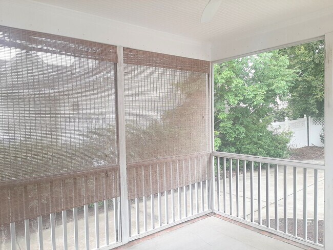 Building Photo - Beautiful 4 Bedroom Home in Chapel Hill